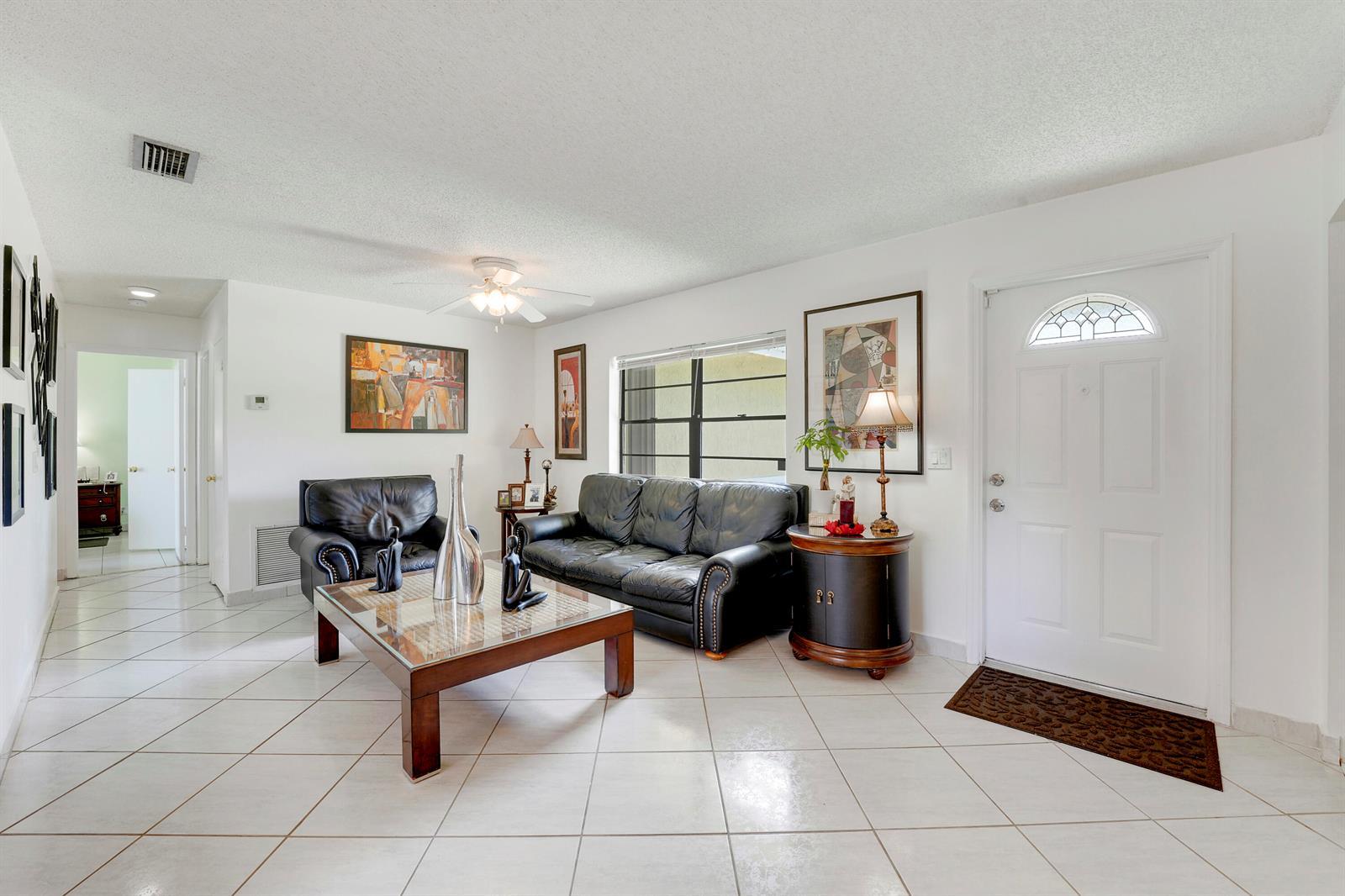 9235 Saddlecreek Drive, Boca Raton FL 33496 photo 4
