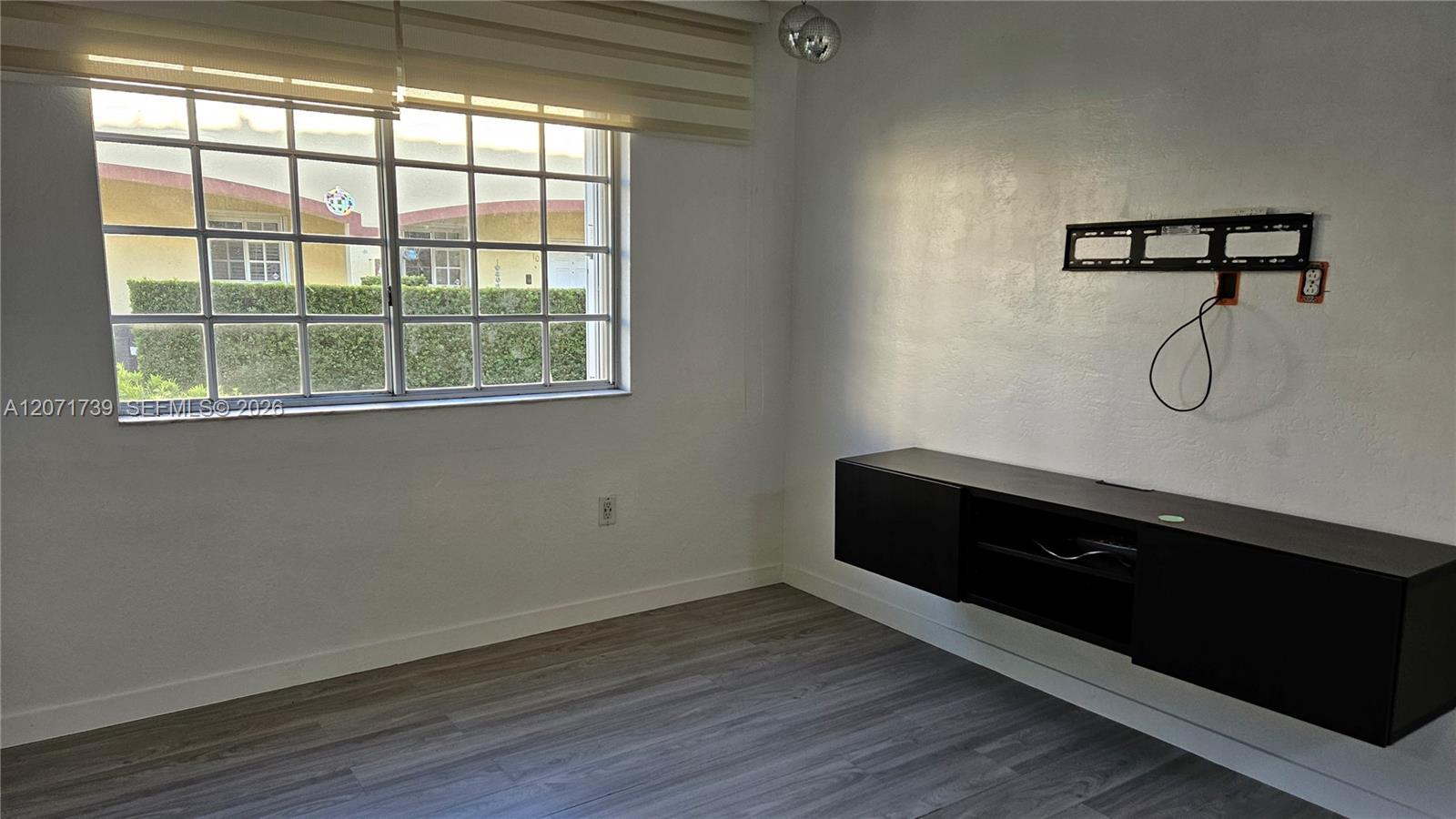 6758 NW 182nd St # 101, Hialeah FL 33015 photo 3