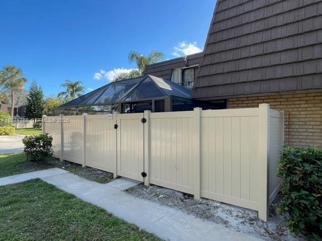 6902 69th Way, West Palm Beach FL 33407 photo 2