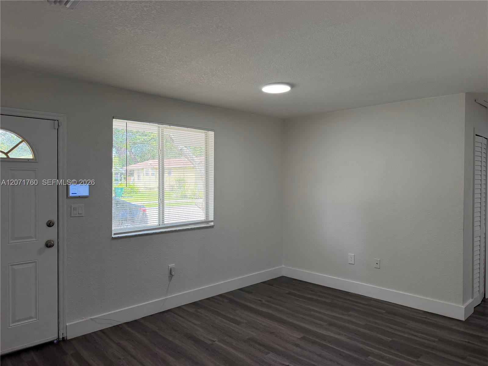 580 NW 58th St, Miami FL 33127 photo 2