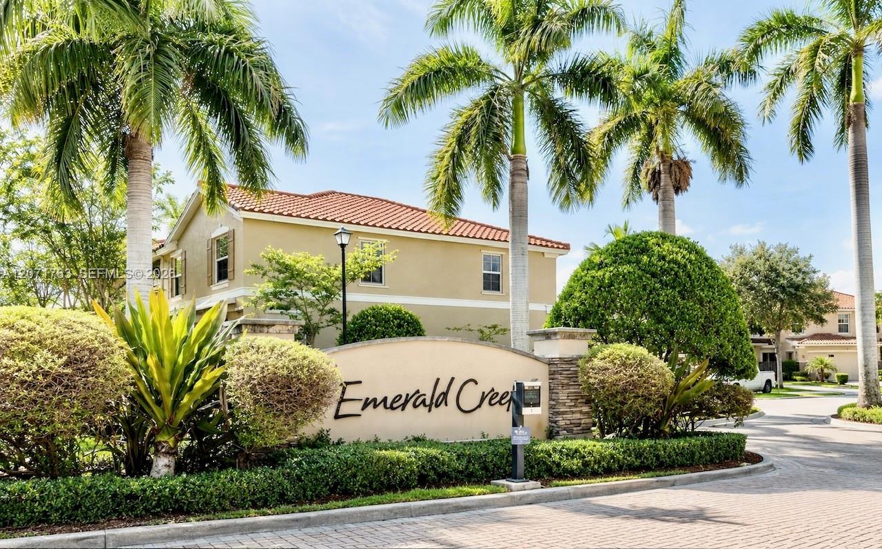 12444 Emerald Creek Ct, Plantation FL 33325 photo 2