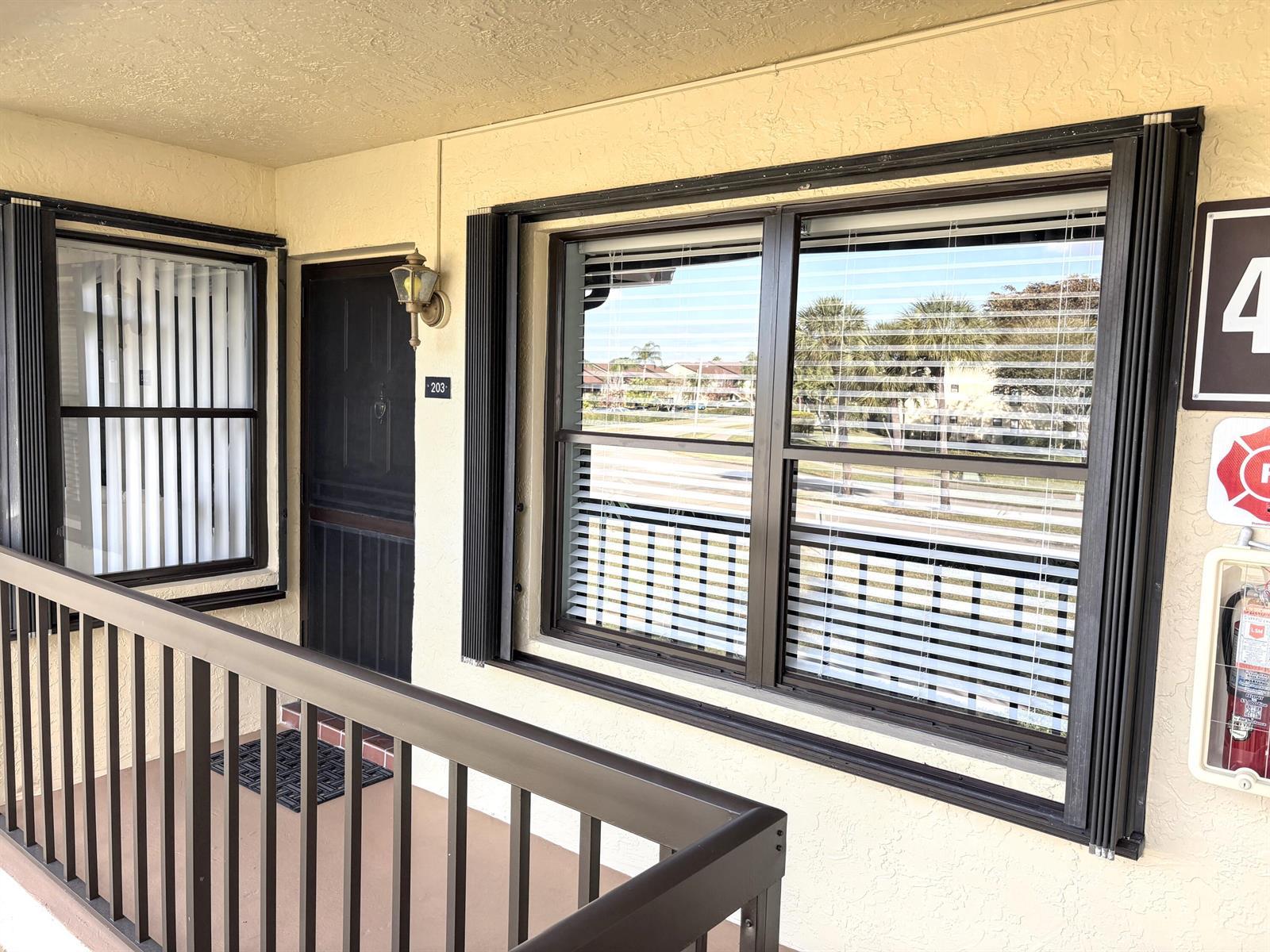 4712 E LUCERNE LAKES Boulevard E # 203, Lake Worth FL 33467 photo 2