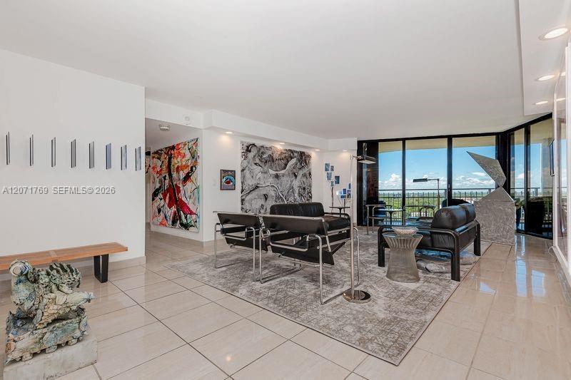 1000 QUAYSIDE TERRACE # 1901, Miami FL 33138 photo 3