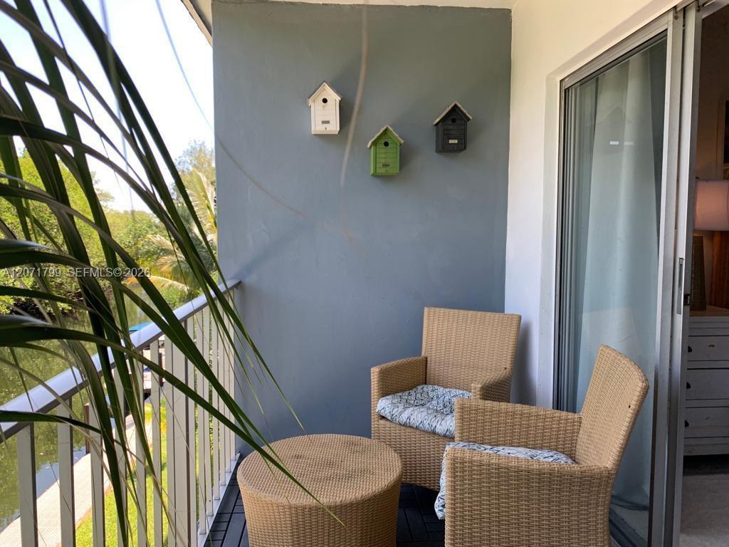 1860 Venice Park Dr # 206, North Miami FL 33181 photo 3