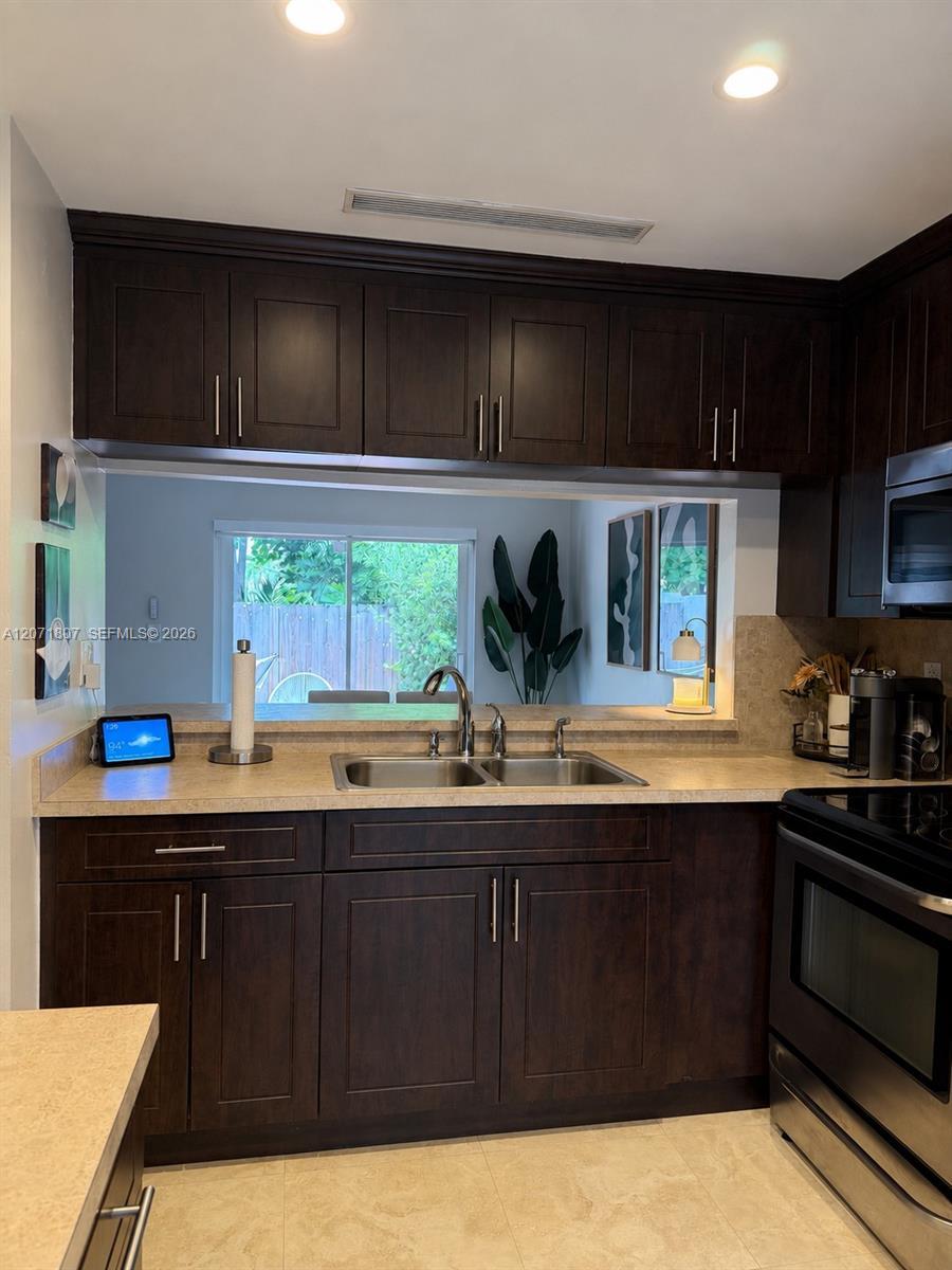 7483 SW 109th Ave, Miami FL 33173