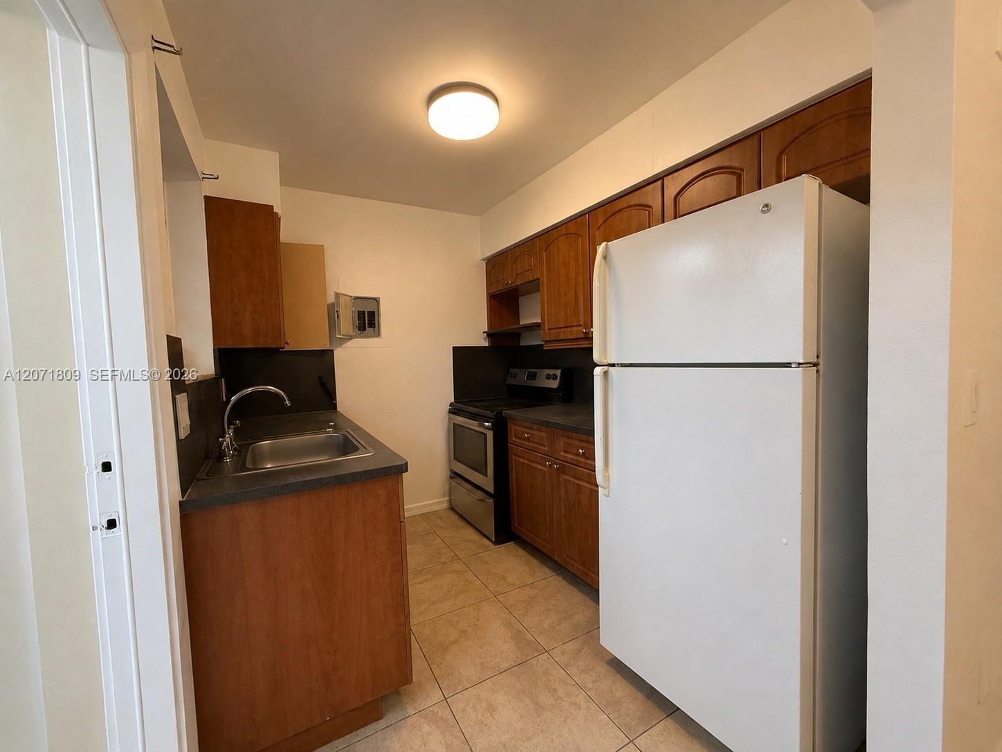 Hialeah, FL 33010 photo 4
