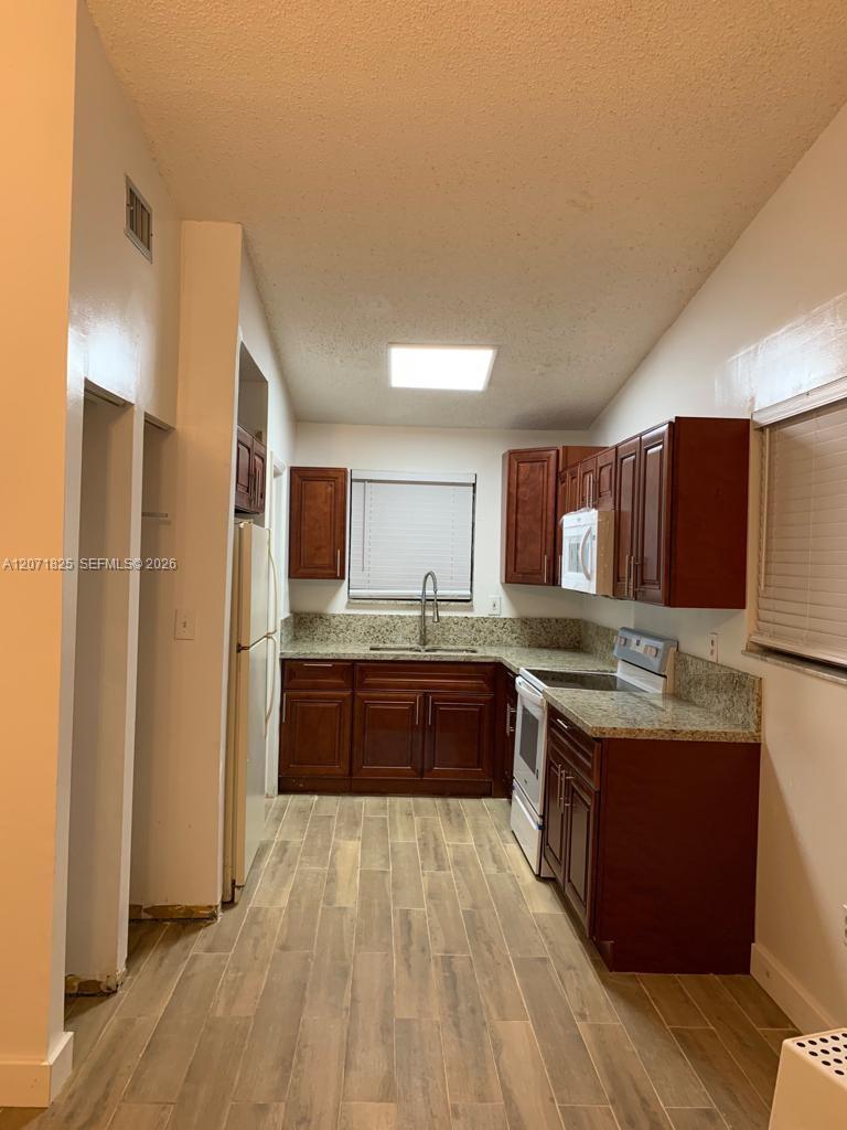1008 SW 8th St # 1008, Hallandale Beach FL 33009 photo 3