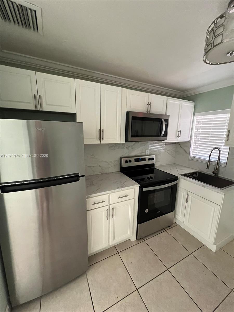 6101 Rodman St # 2, Hollywood FL 33023 photo 2