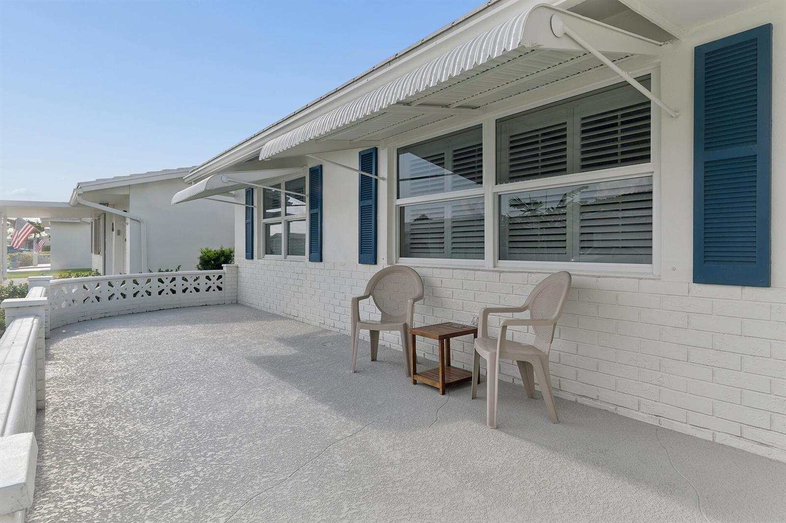 2084 SW 13th Terrace, Boynton Beach FL 33426 photo 2