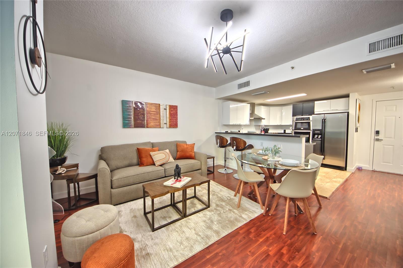 170 SE 14th St # 2303, Miami FL 33131 photo 3