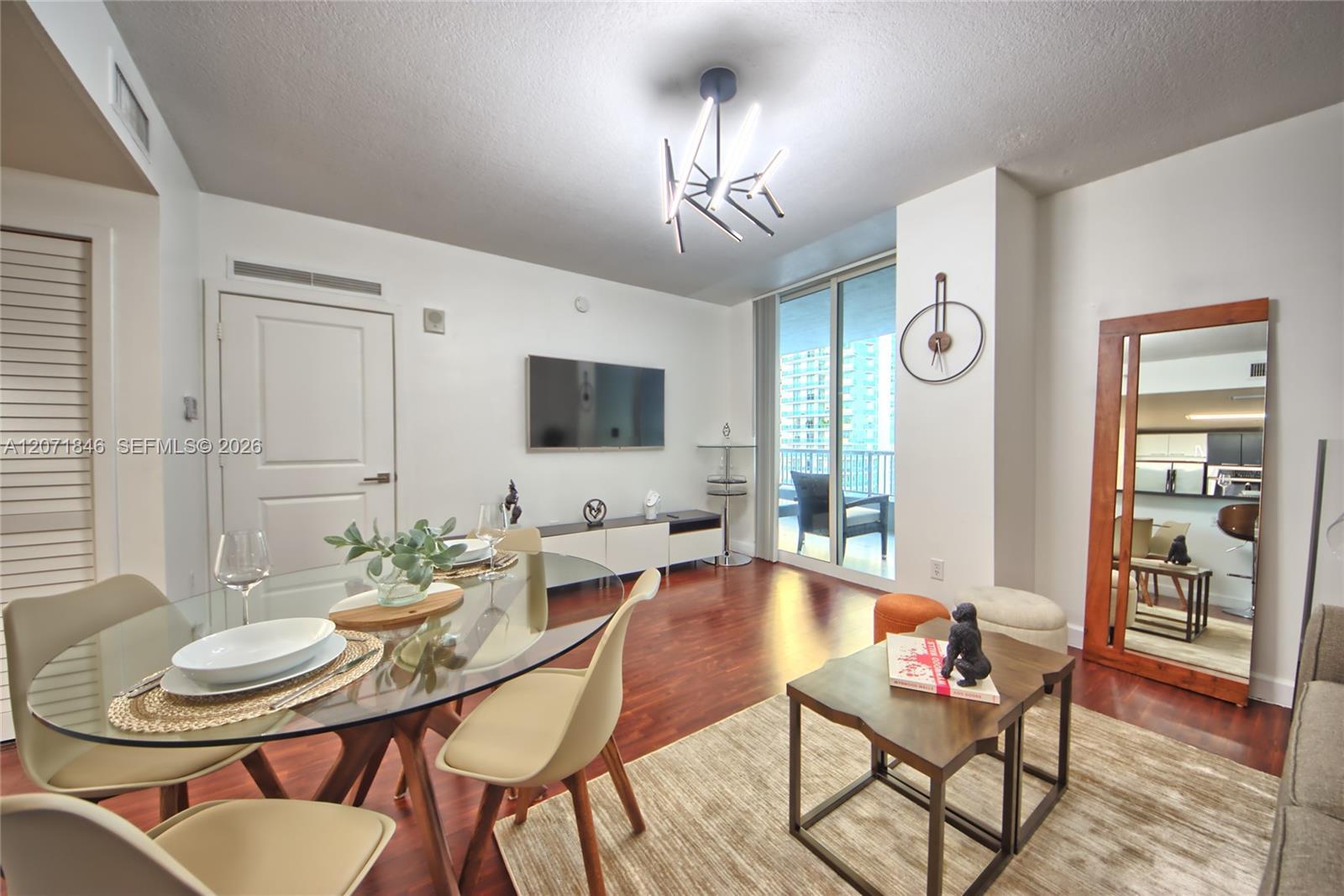 170 SE 14th St # 2303, Miami FL 33131 photo 5