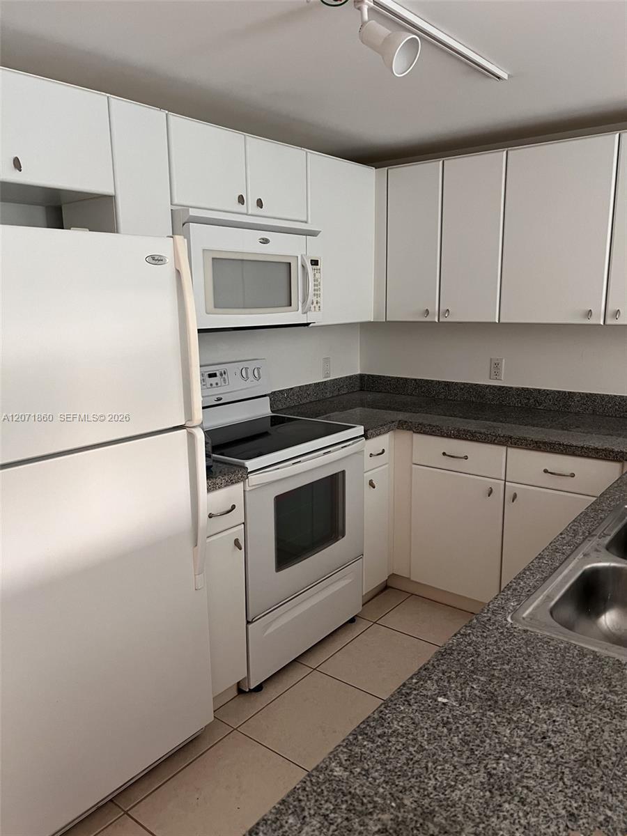 2740 SW 28th Ter # 206, Miami FL 33133 photo 3