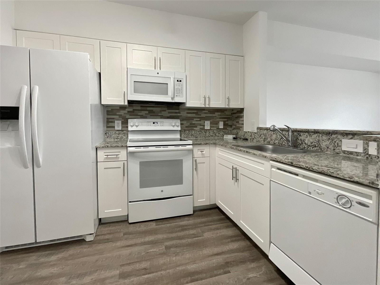 18335 NW 68 Avenue # 226, Hialeah FL 33015