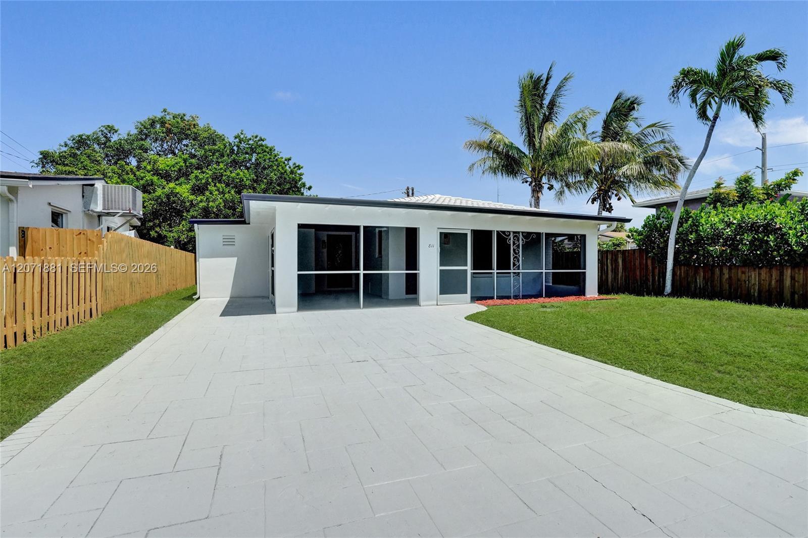 811 Finley Ct, Hollywood FL 33020 photo 2