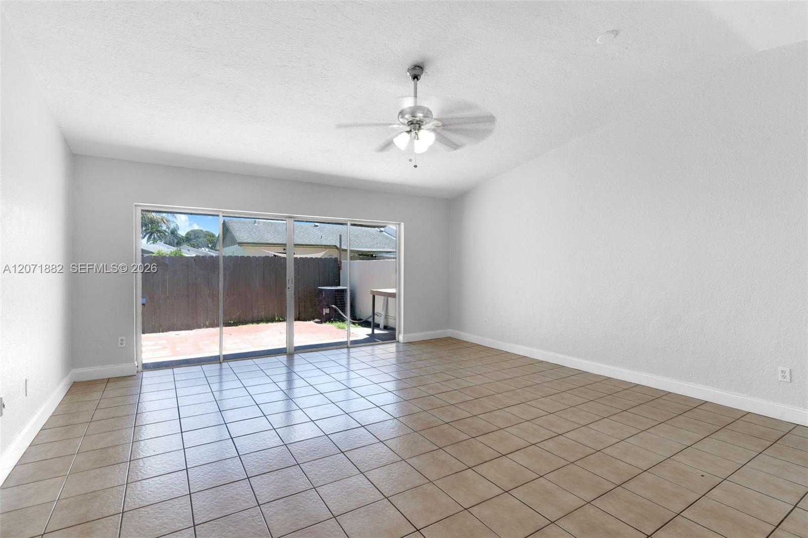 11209 SW 125th Pl, Kendall FL 33186 photo 5