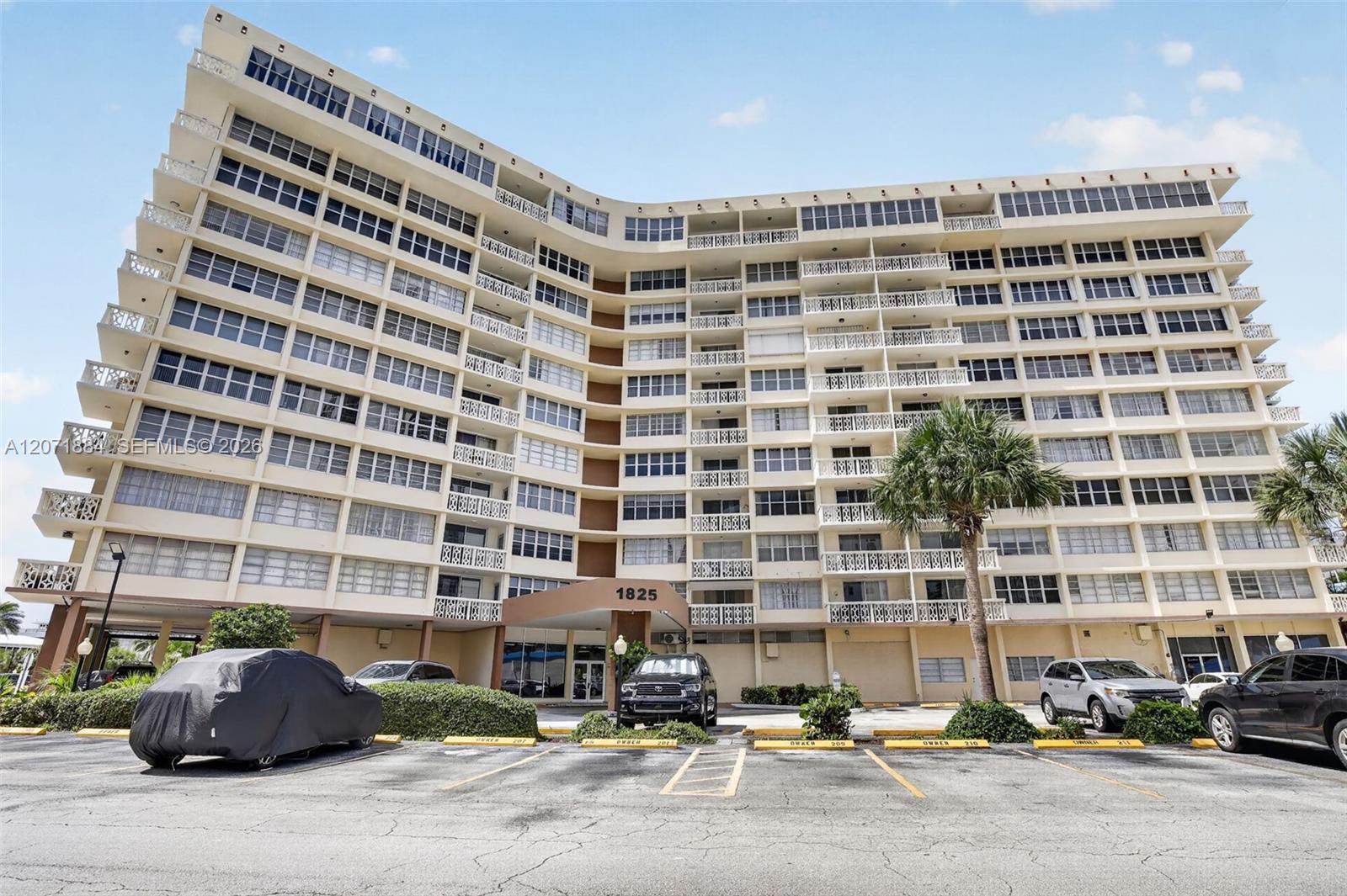 Hallandale Beach, FL