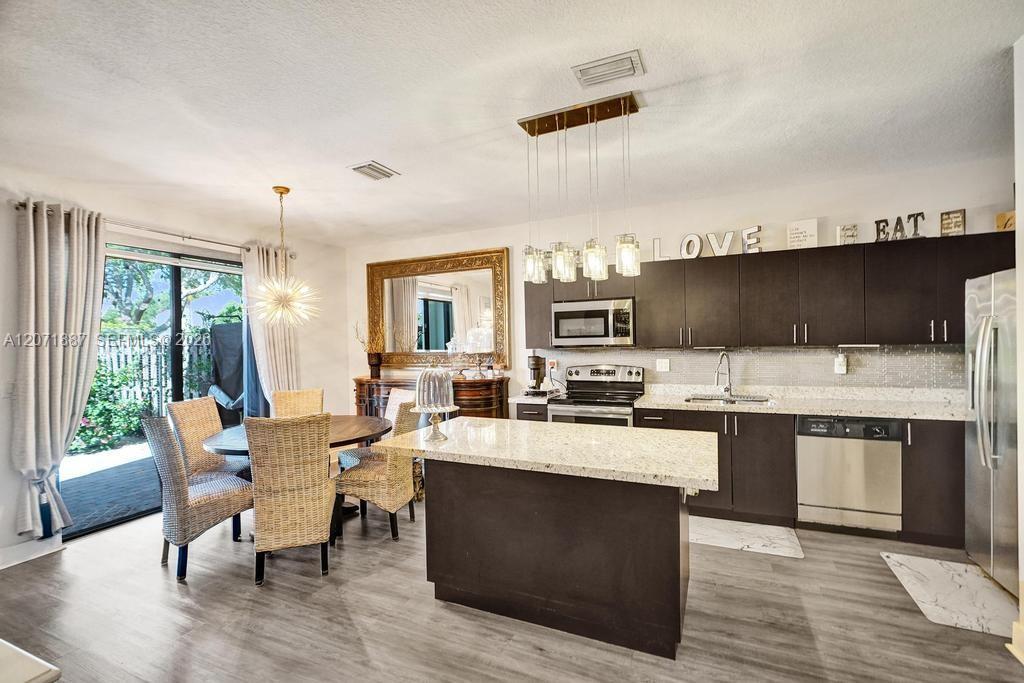 22405 SW 102nd Ave, Miami FL 33190 photo 5