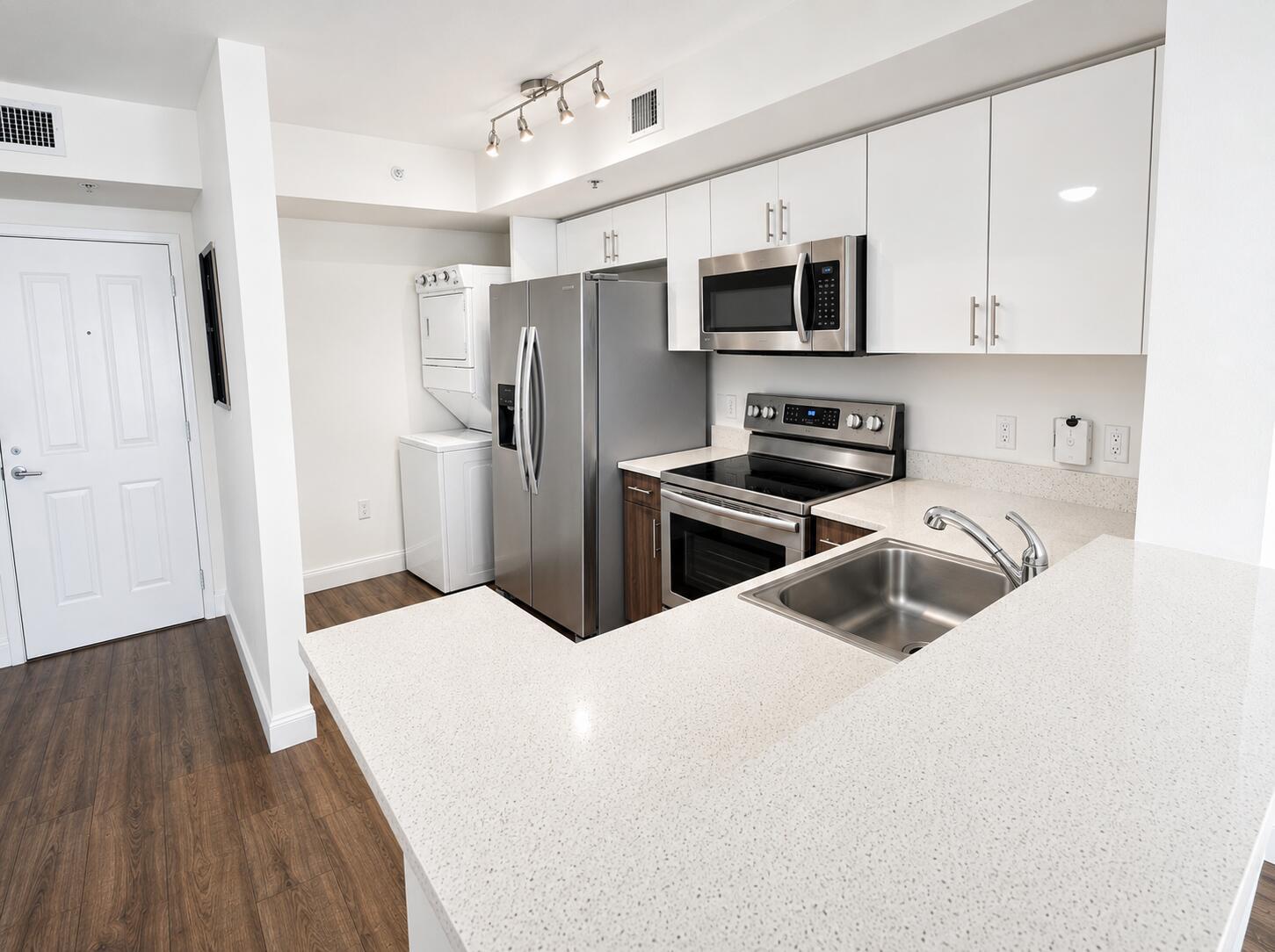 16900 N Bay Road # 507, Sunny Isles Beach FL 33160