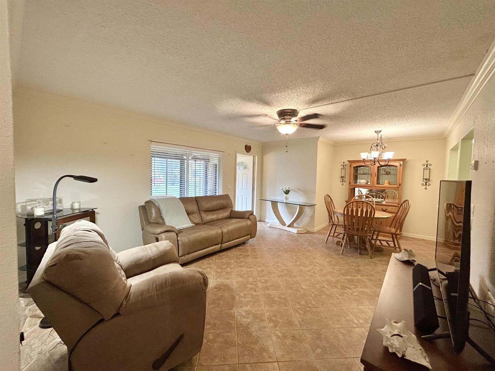 131 LAKE PINE Circle # 1, FL 33463 photo 3