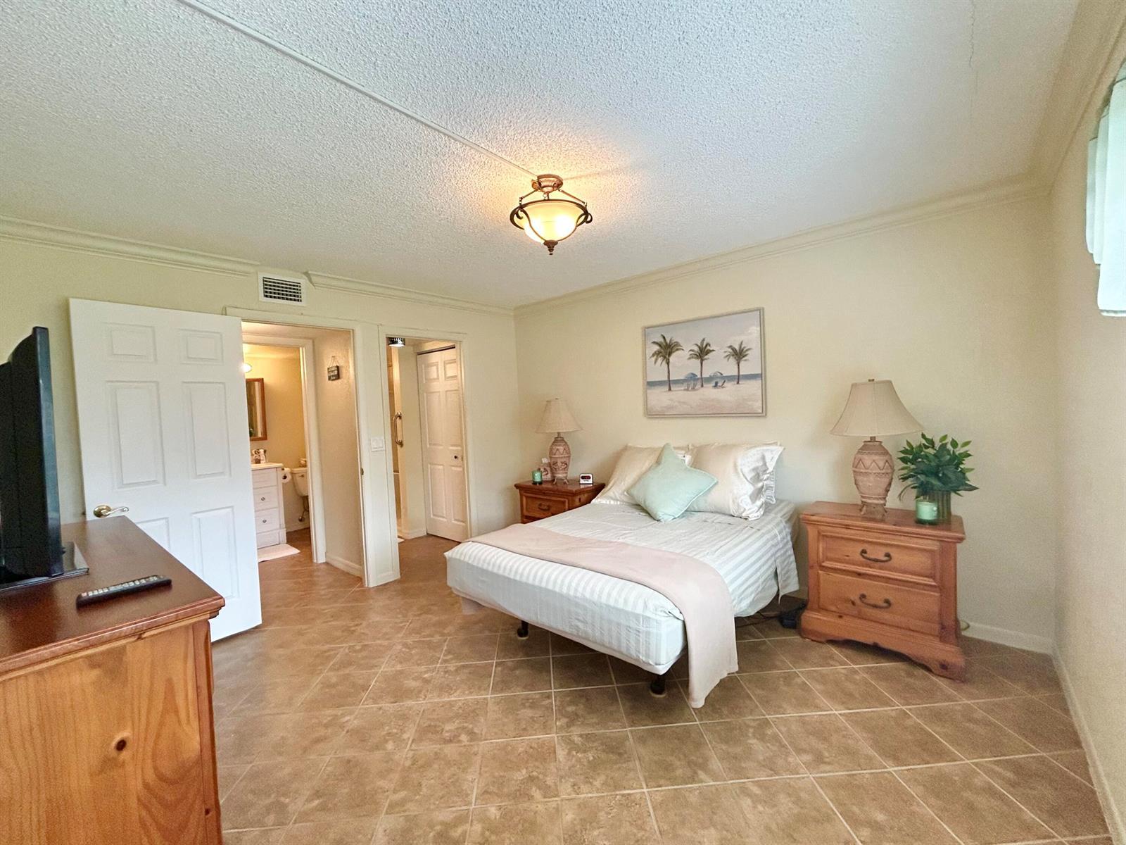 131 LAKE PINE Circle # 1, FL 33463 photo 4