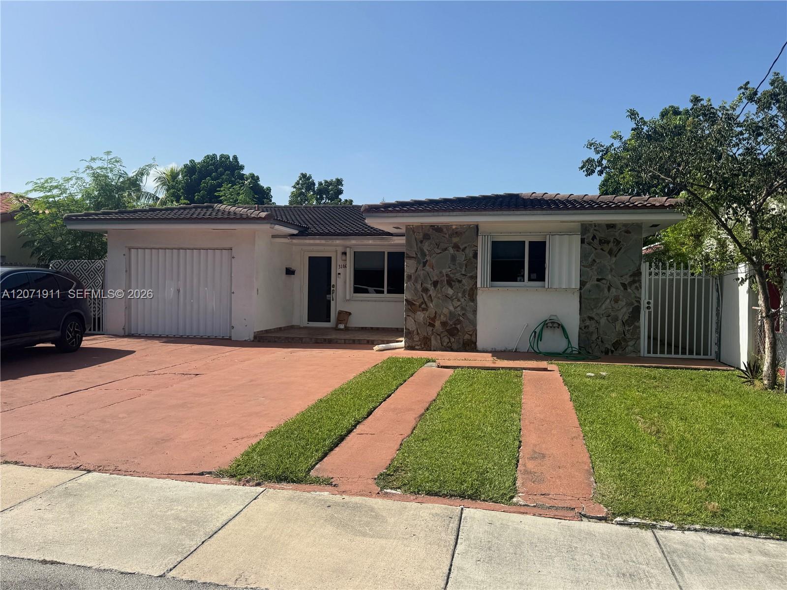 3160 NW 3rd St, Miami FL 33125 photo 3