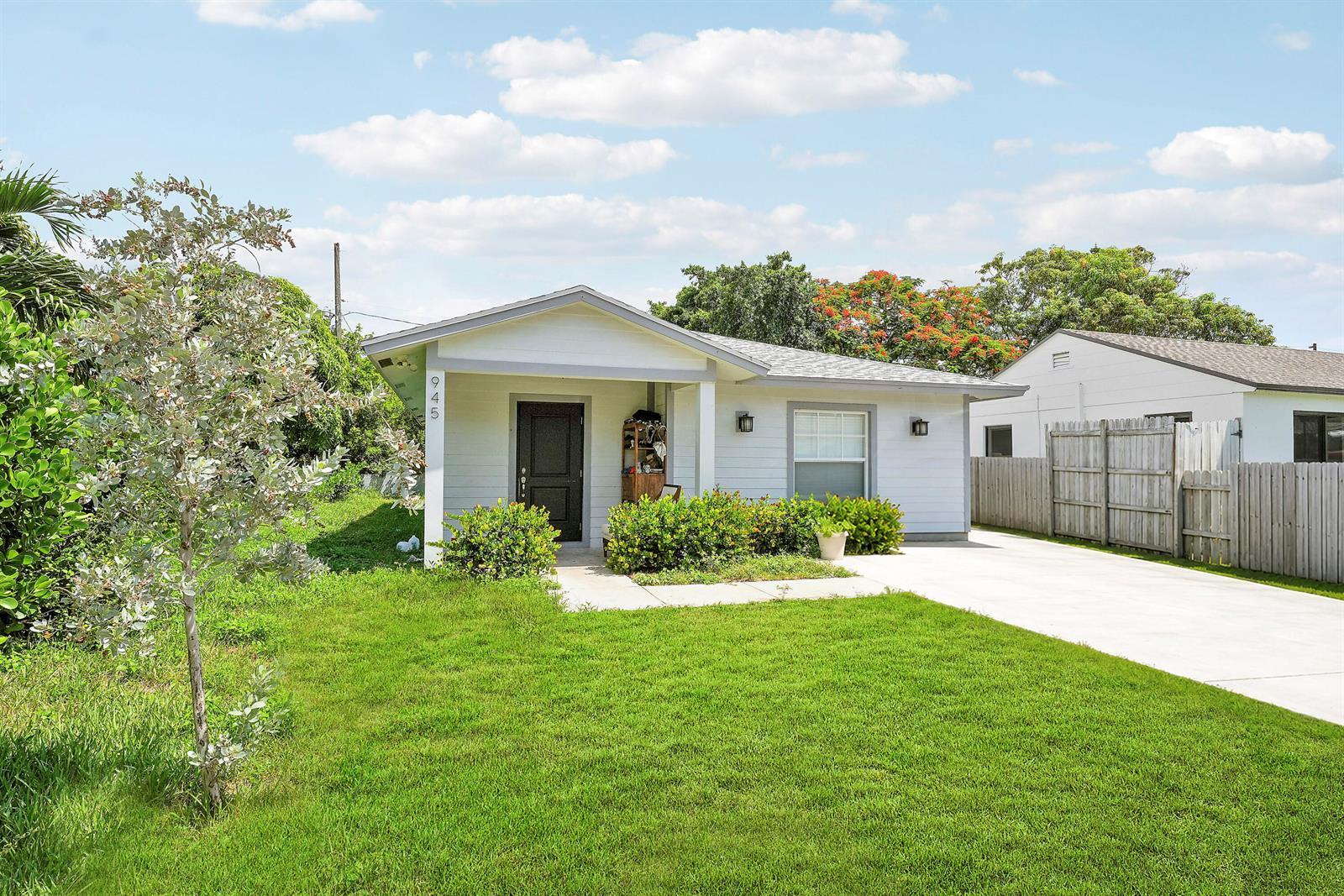945 32ND Street, West Palm Beach FL 33407