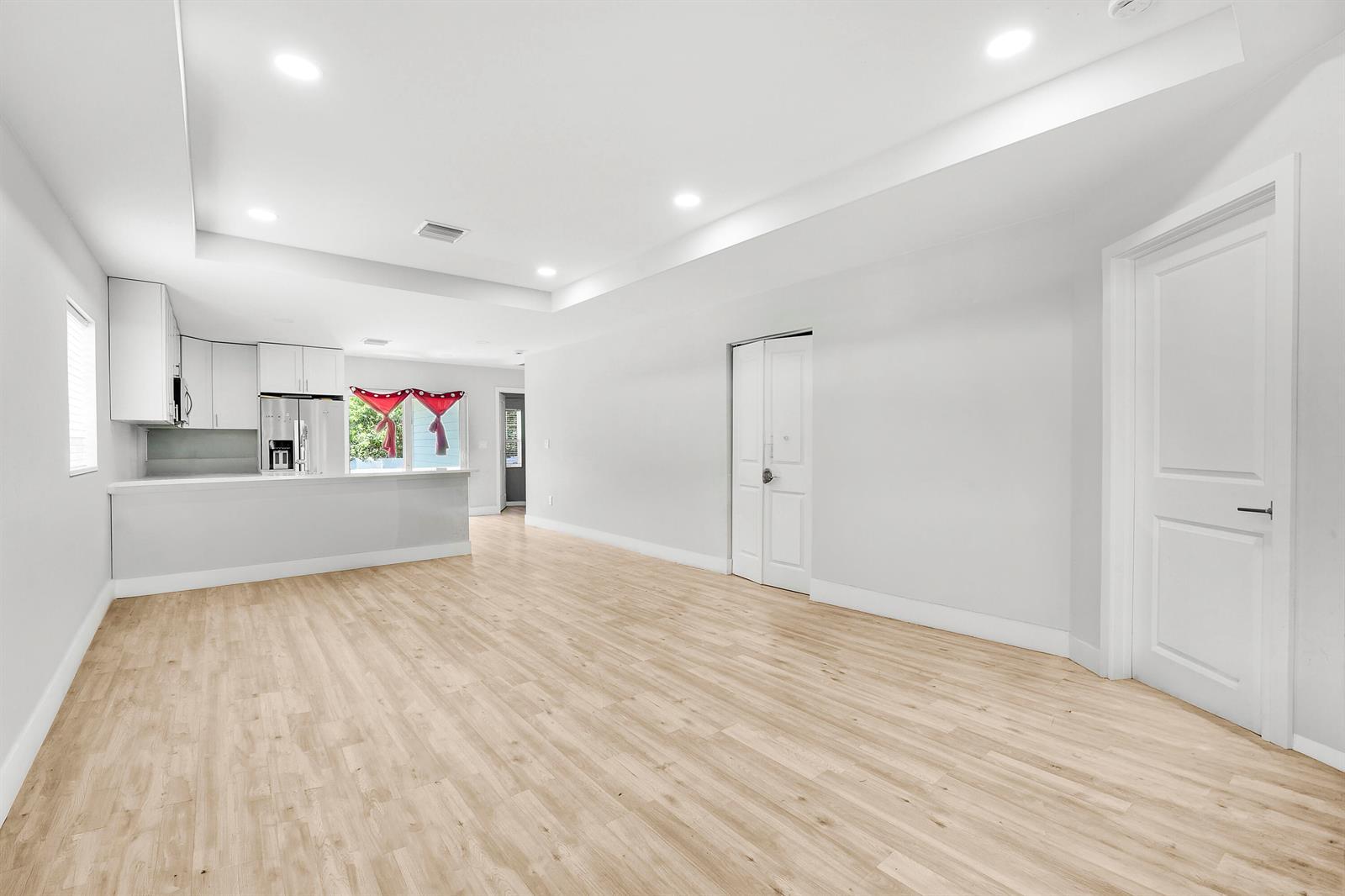 945 32ND Street, West Palm Beach FL 33407 photo 4