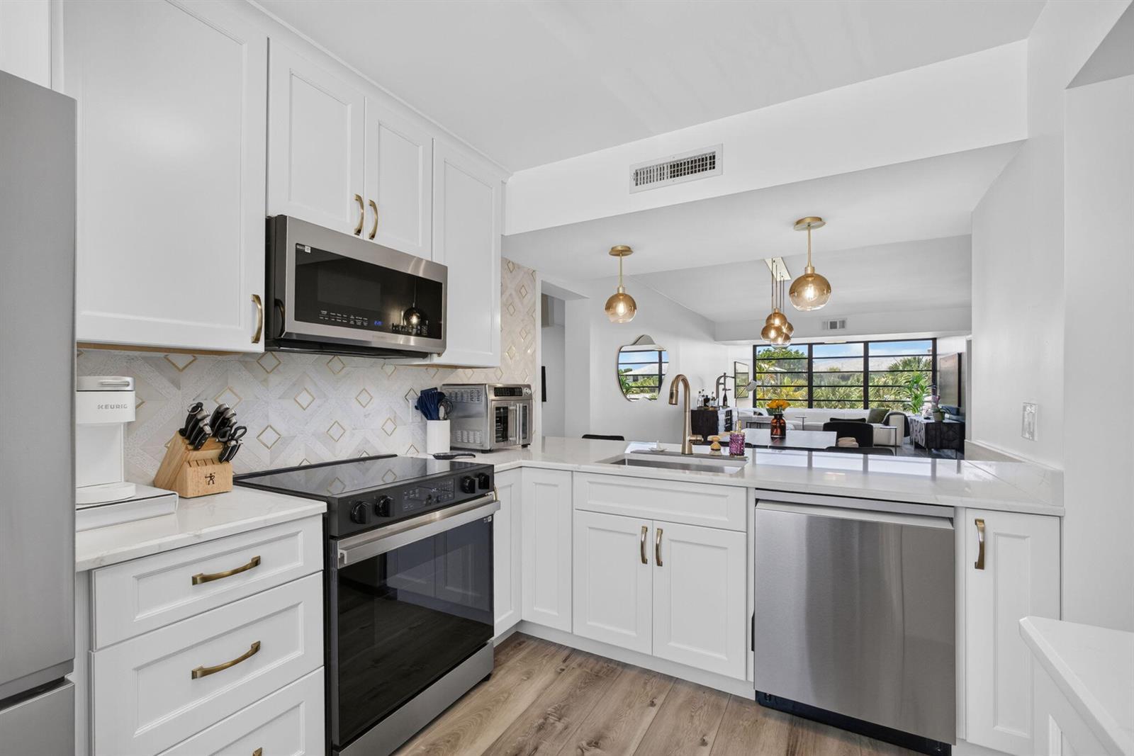 3635 Whitehall Drive # 302, West Palm Beach FL 33401