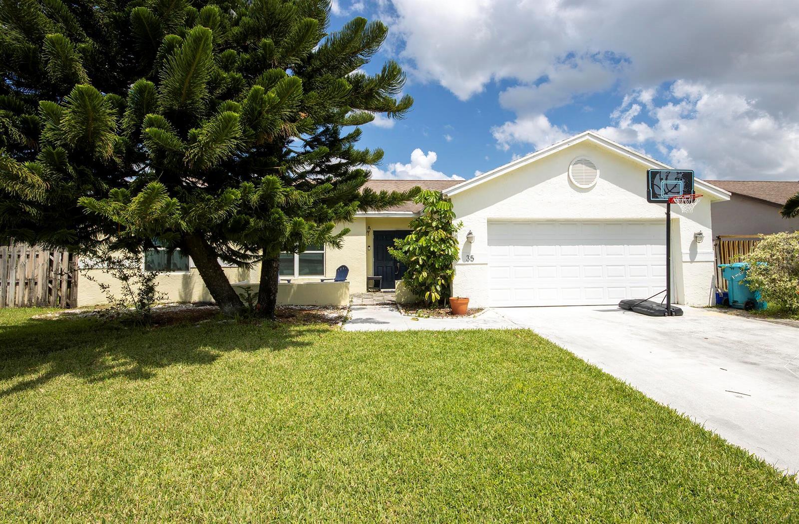 35 CEDAR Circle, Boynton Beach FL 33436 photo 2