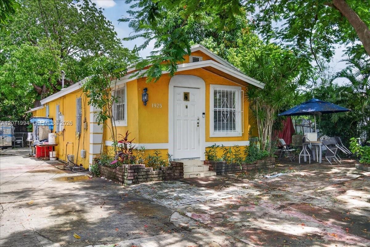 1925 NW 85th St, Miami FL 33147 photo 2