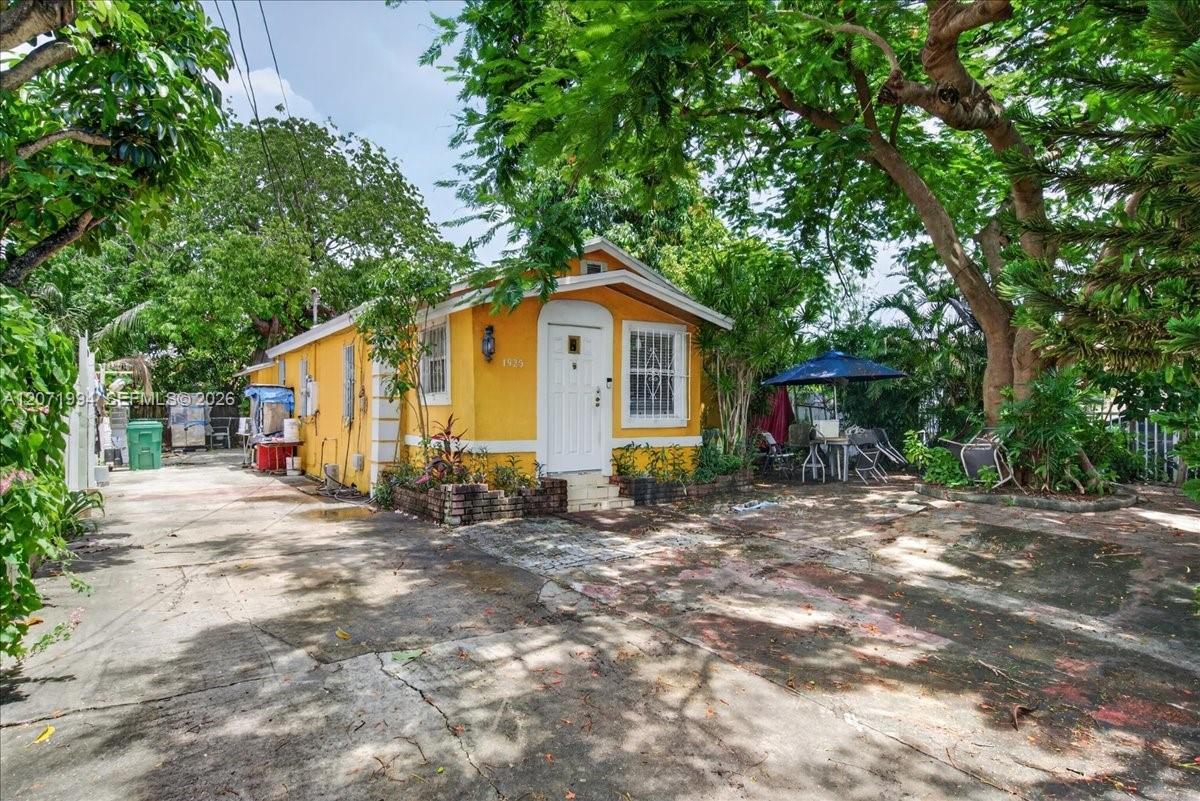 1925 NW 85th St, Miami FL 33147 photo 3