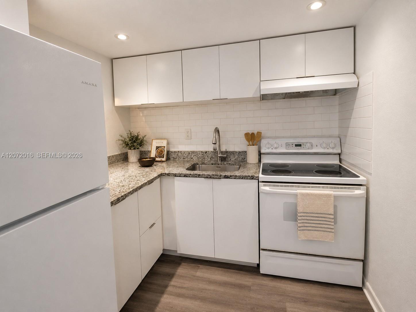 4550 NW 9th St # 512E, Miami FL 33126 photo 3