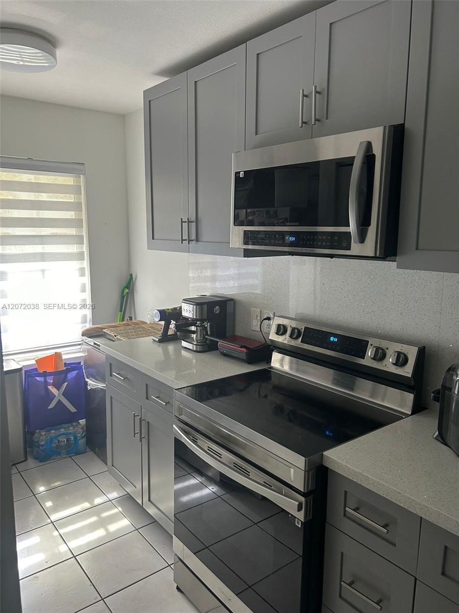 Miami, FL 33126 photo 2