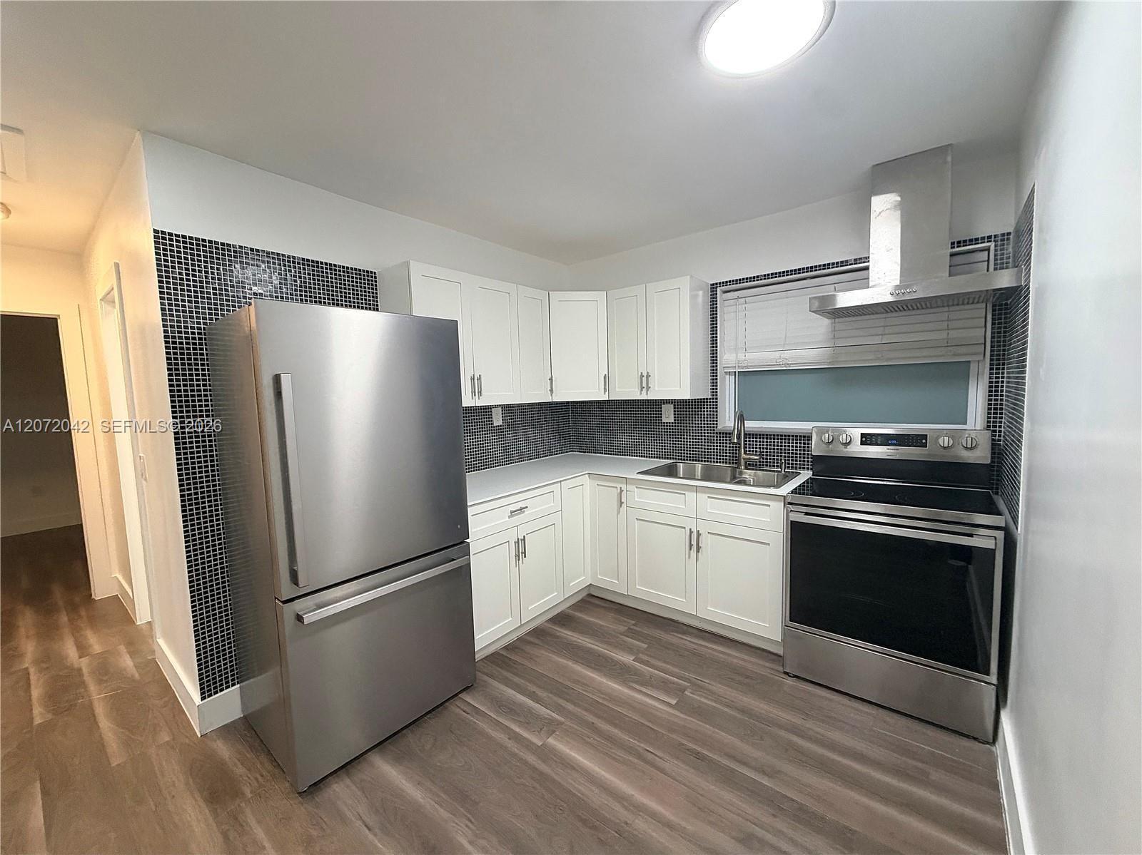 1500 SW 10th St Side, Miami FL 33135