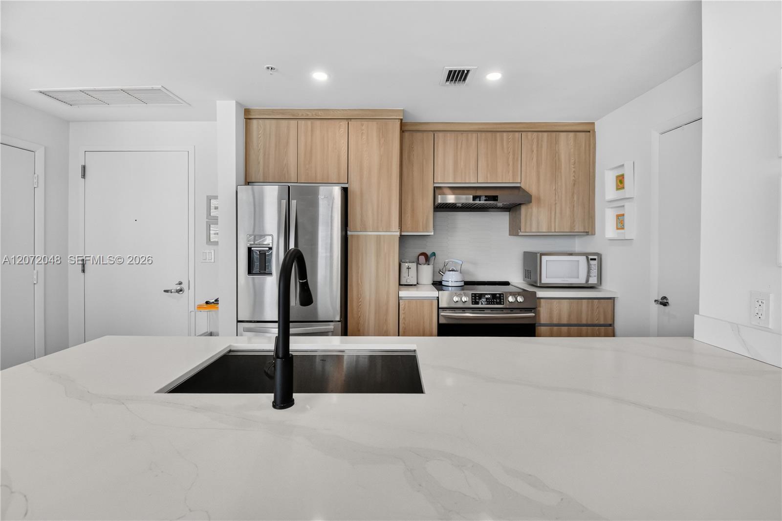 1900 N Bayshore Dr # 2019, Miami FL 33132 photo 2