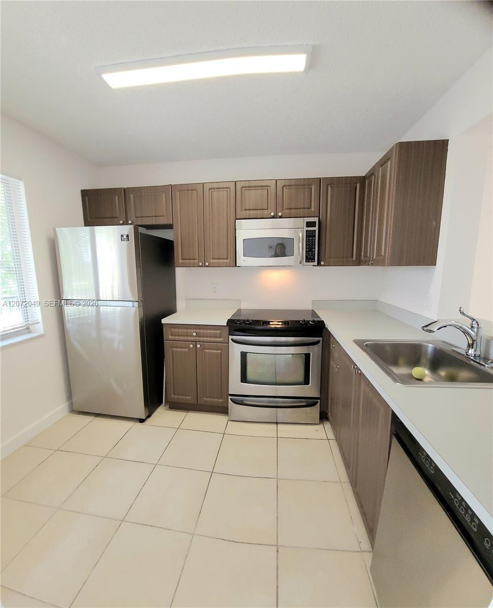 8620 N Sherman Cir # 306, Miramar FL 33025 photo 2