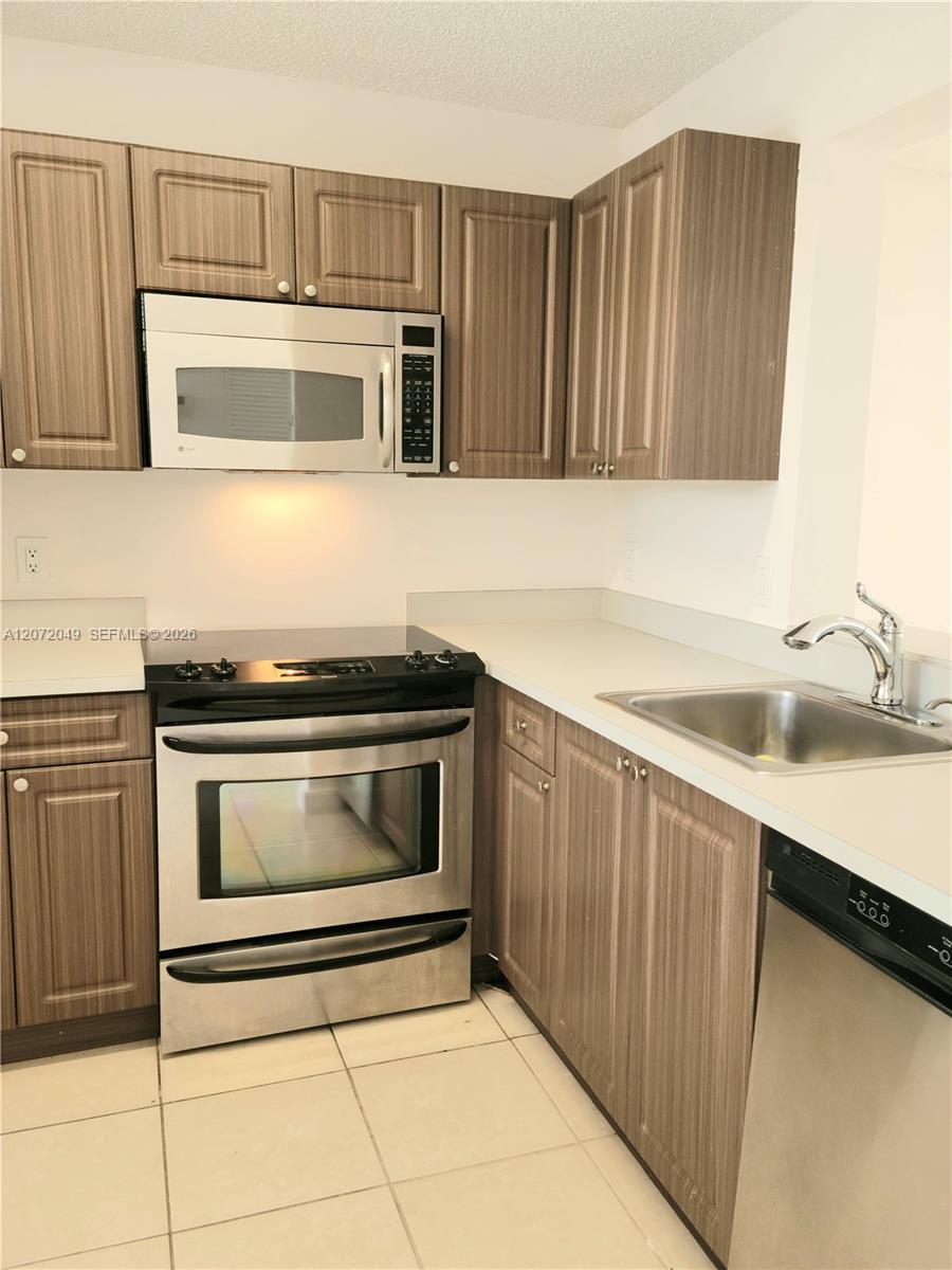 8620 N Sherman Cir # 306, Miramar FL 33025