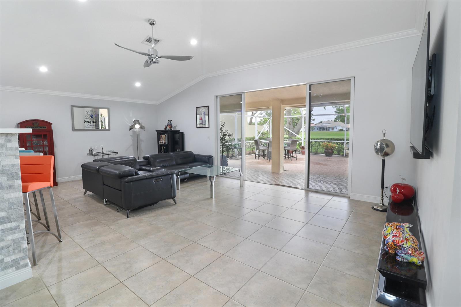 5671 S FOUNTAINS Drive S, Lake Worth FL 33467 photo 5