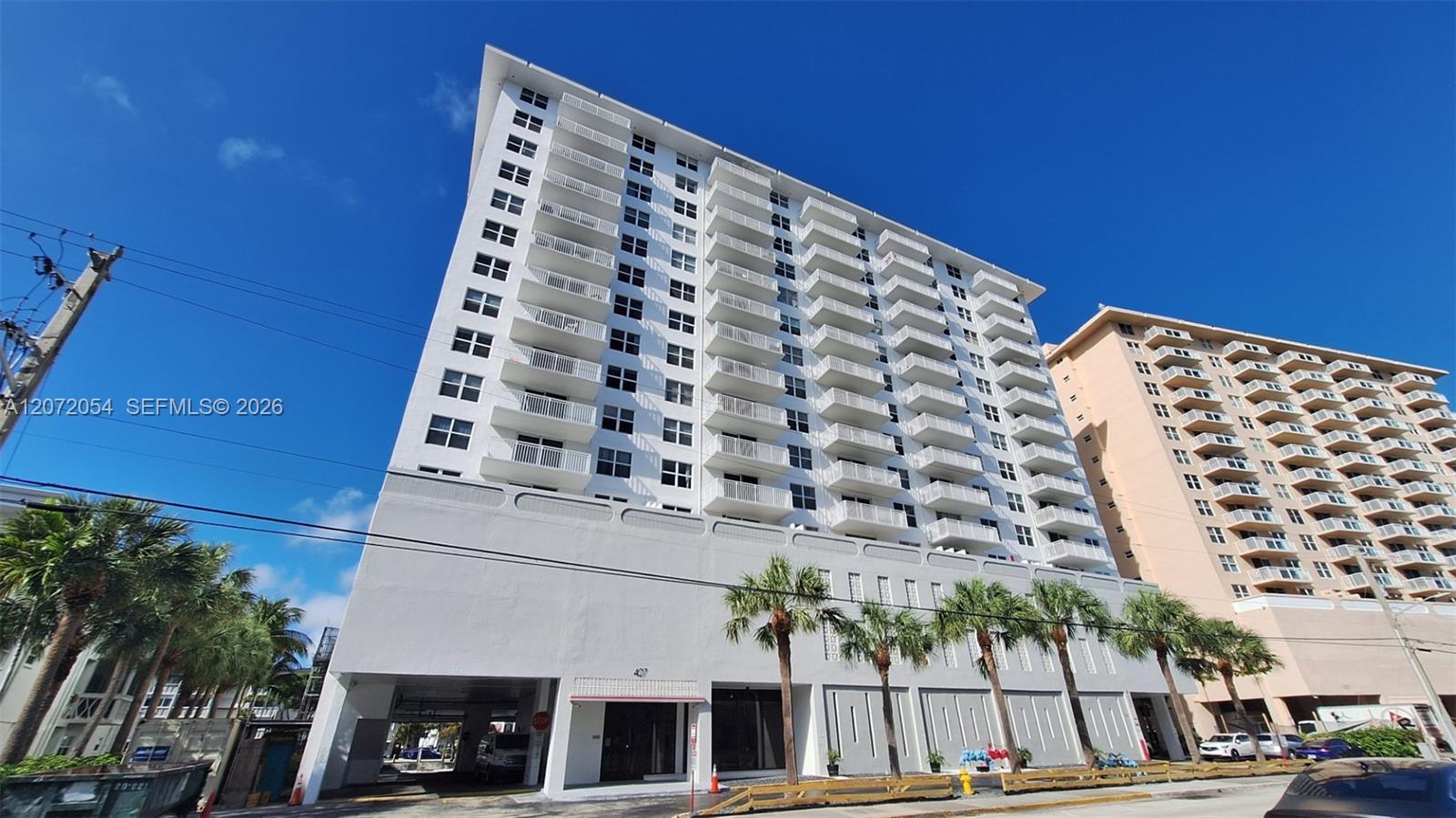 427 Golden Isles Dr # 5H, Hallandale Beach FL 33009 photo 2