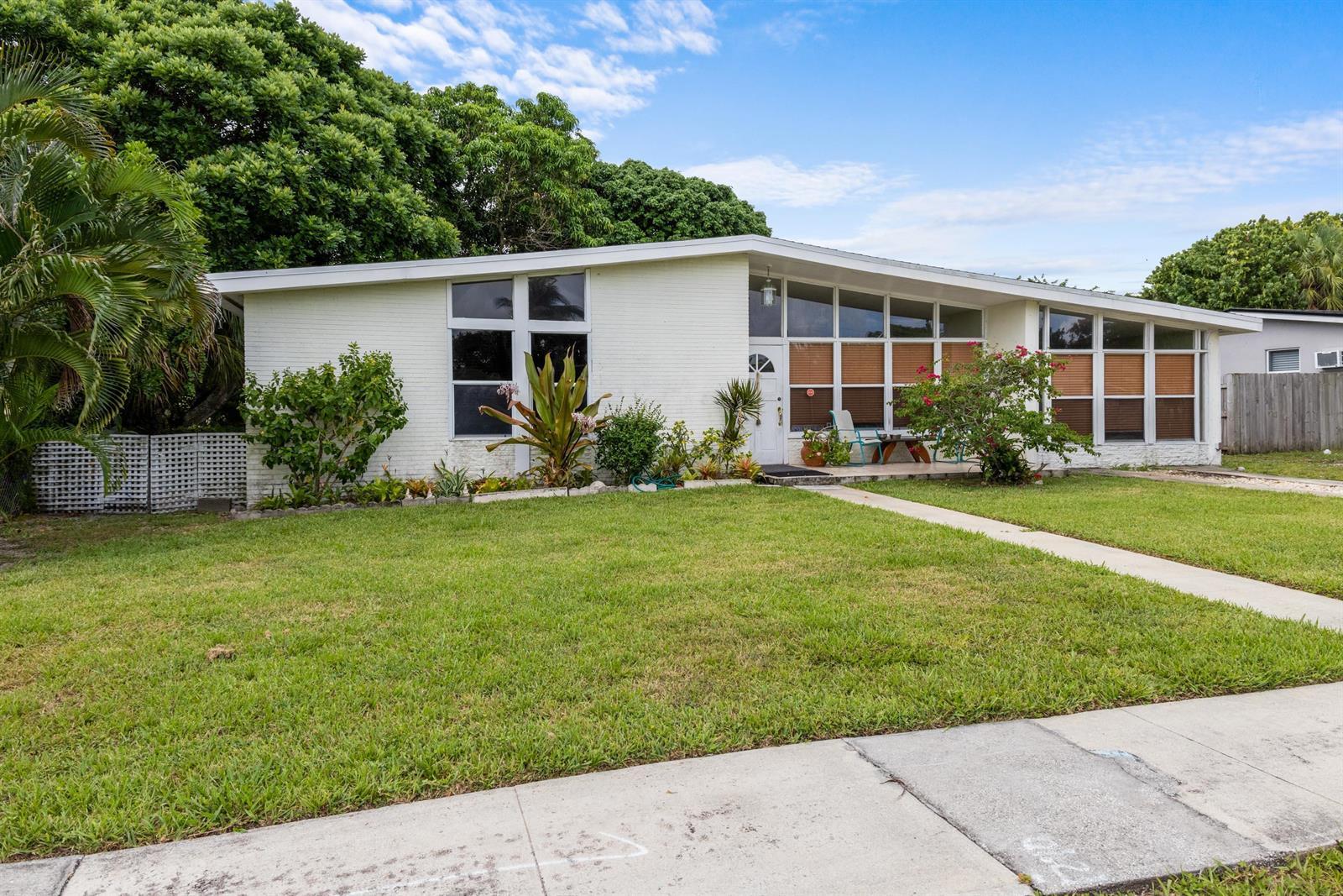 642 W OCEAN, Boynton Beach FL 33426