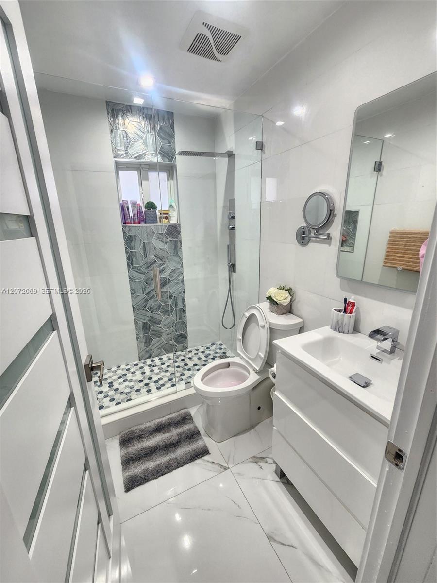 98XX NW 122nd Ter, Hialeah Gardens FL 33018 photo 4