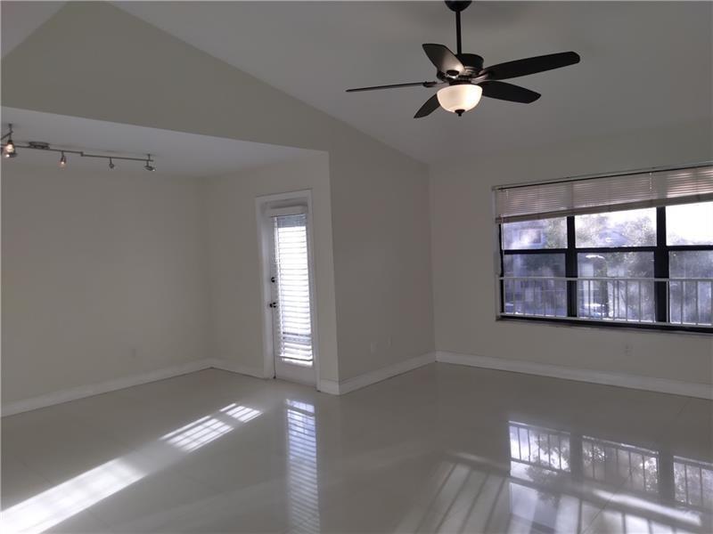 4261 W Mcnab Road # 32, Pompano Beach FL 33069