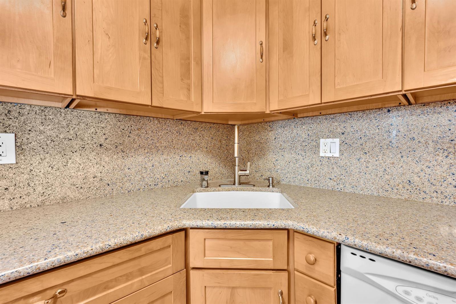 10701 W CLAIRMONT Circle # 109, Tamarac FL 33321 photo 4