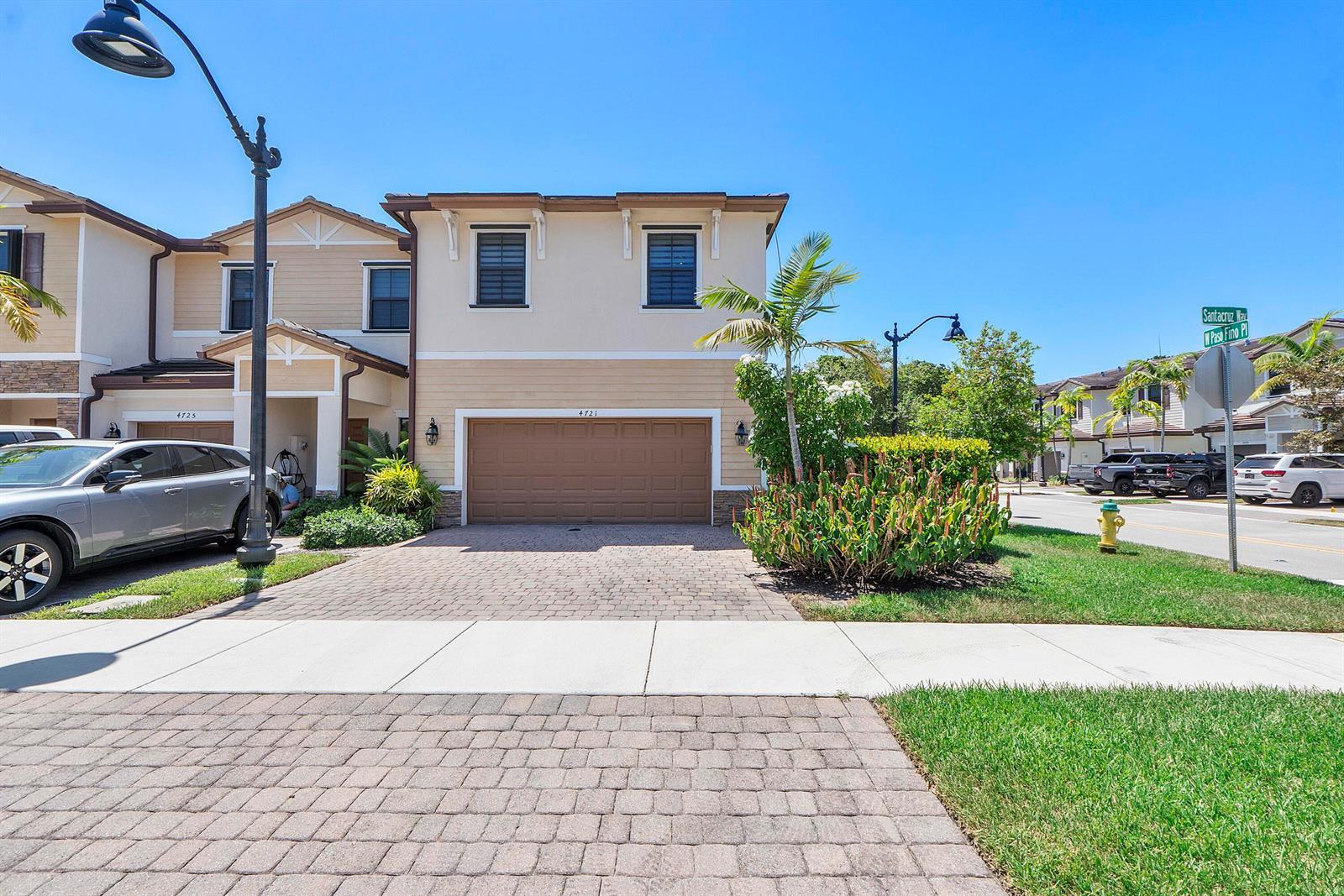 4721 Santa Cruz Way, Davie FL 33314 photo 2