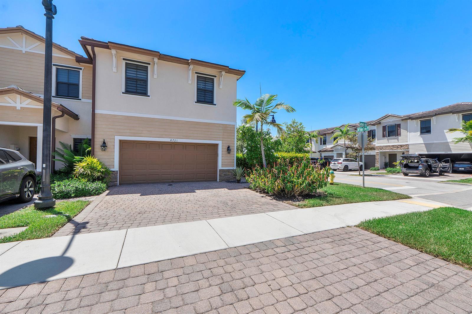 4721 Santa Cruz Way, Davie FL 33314 photo 4