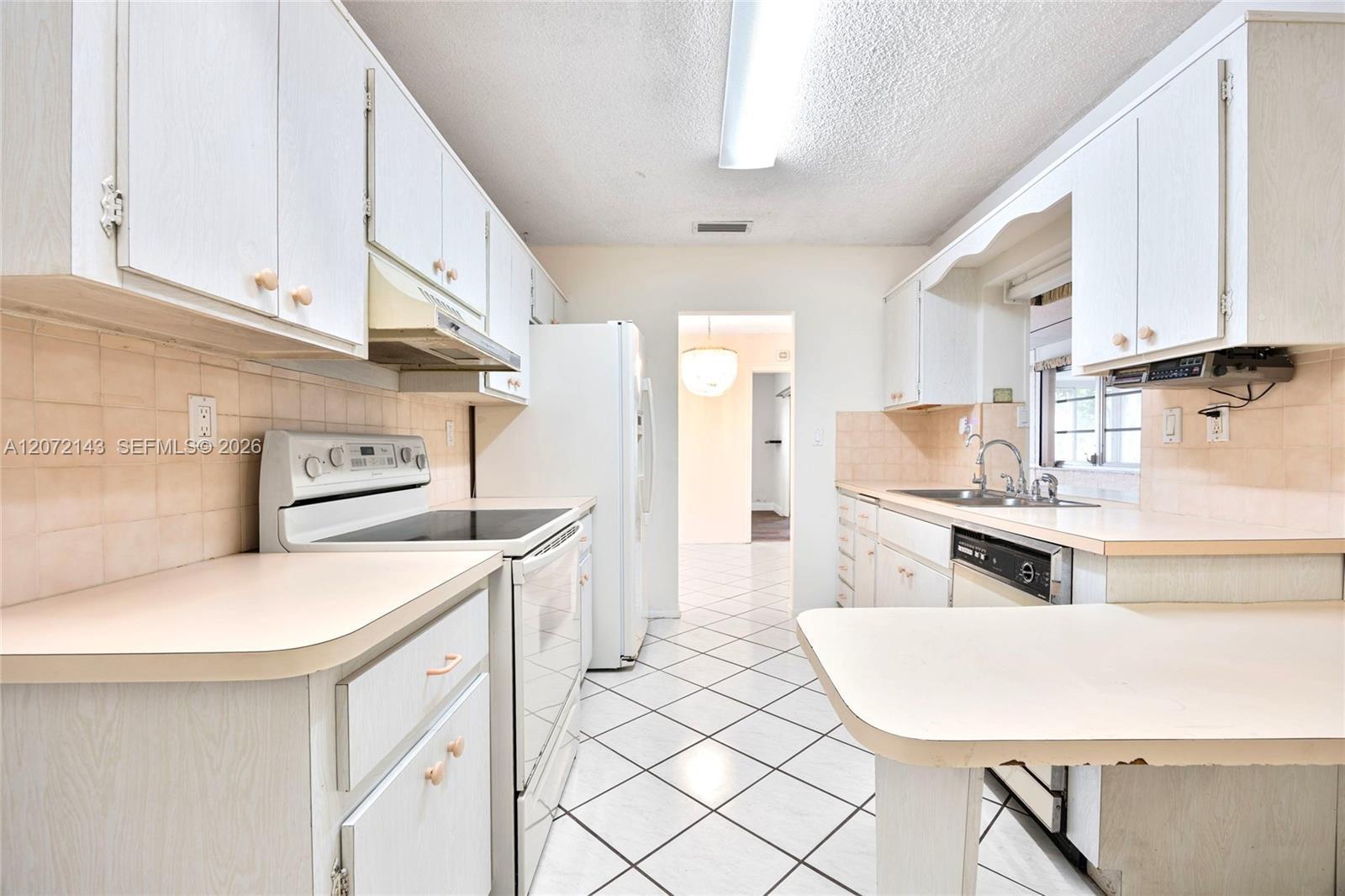 7102 NW 71st St, Tamarac FL 33321 photo 3