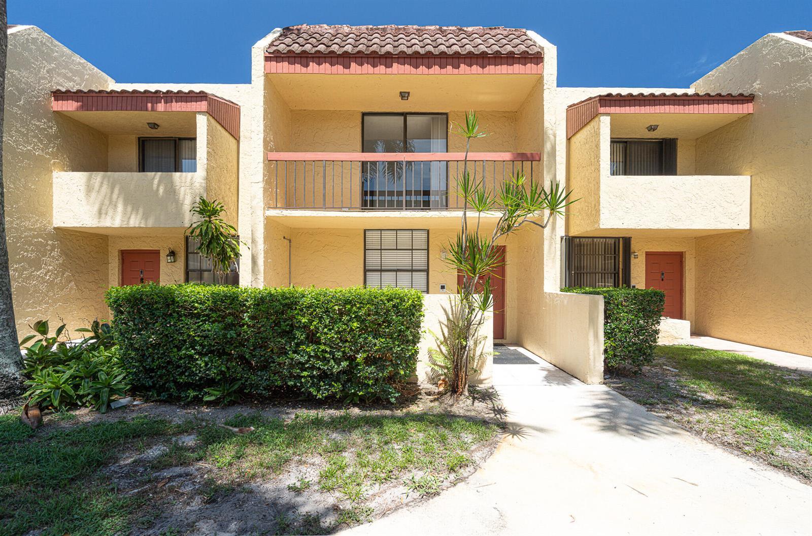 769 SE 1st Way, Deerfield Beach FL 33441 photo 2