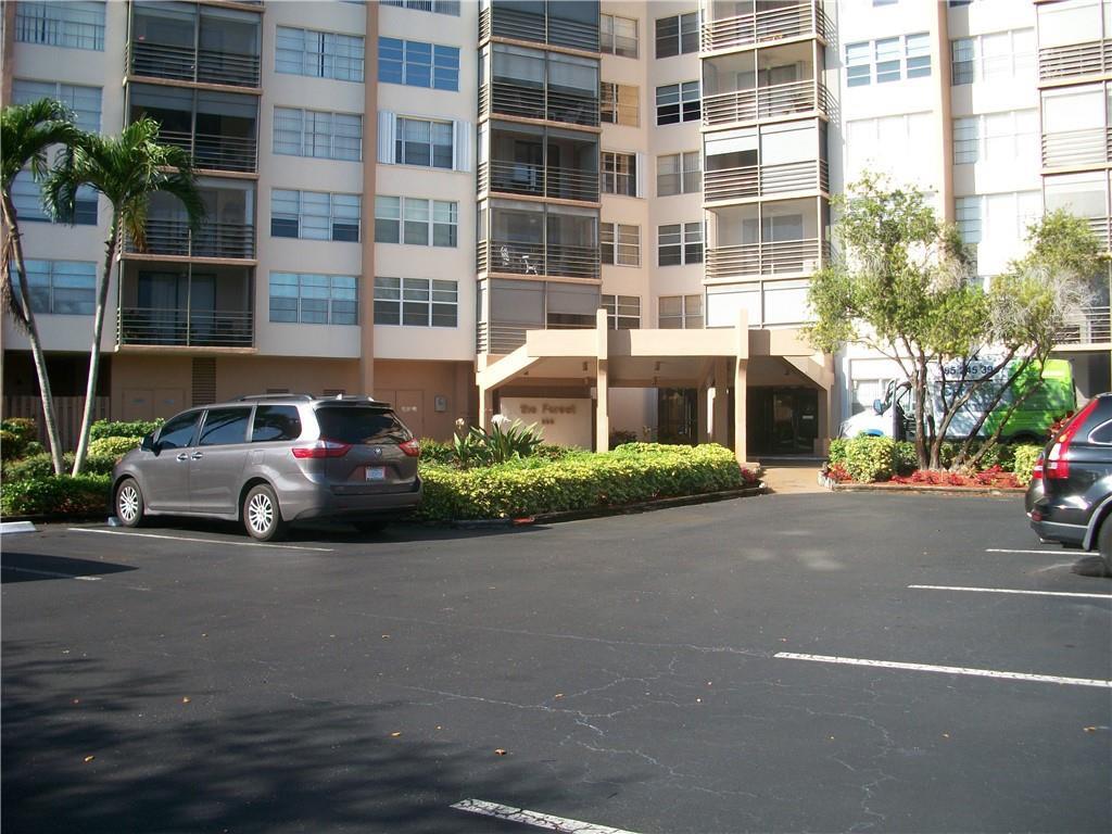 900 SAINT CHARLES Place # 311, Pembroke Pines FL 33026