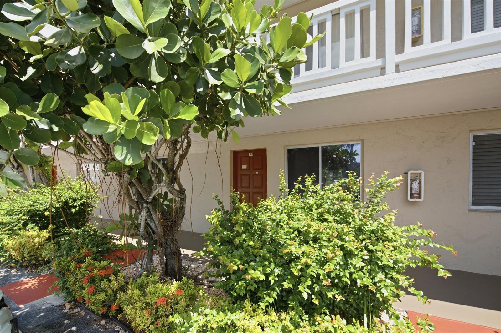 3601 INVERRARY Drive # 107, Lauderhill FL 33319 photo 2