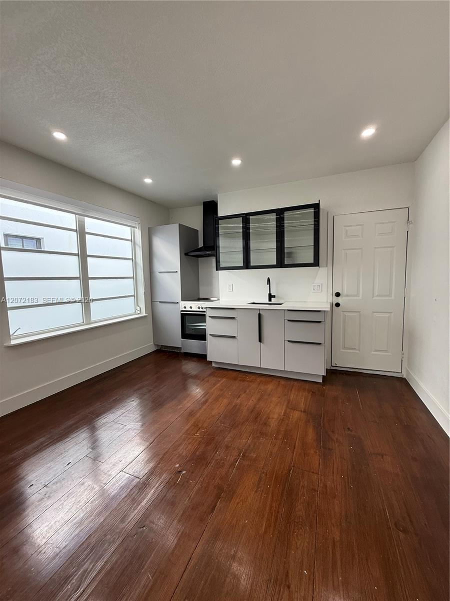 723 2nd St # 3, Miami Beach FL 33139 photo 2